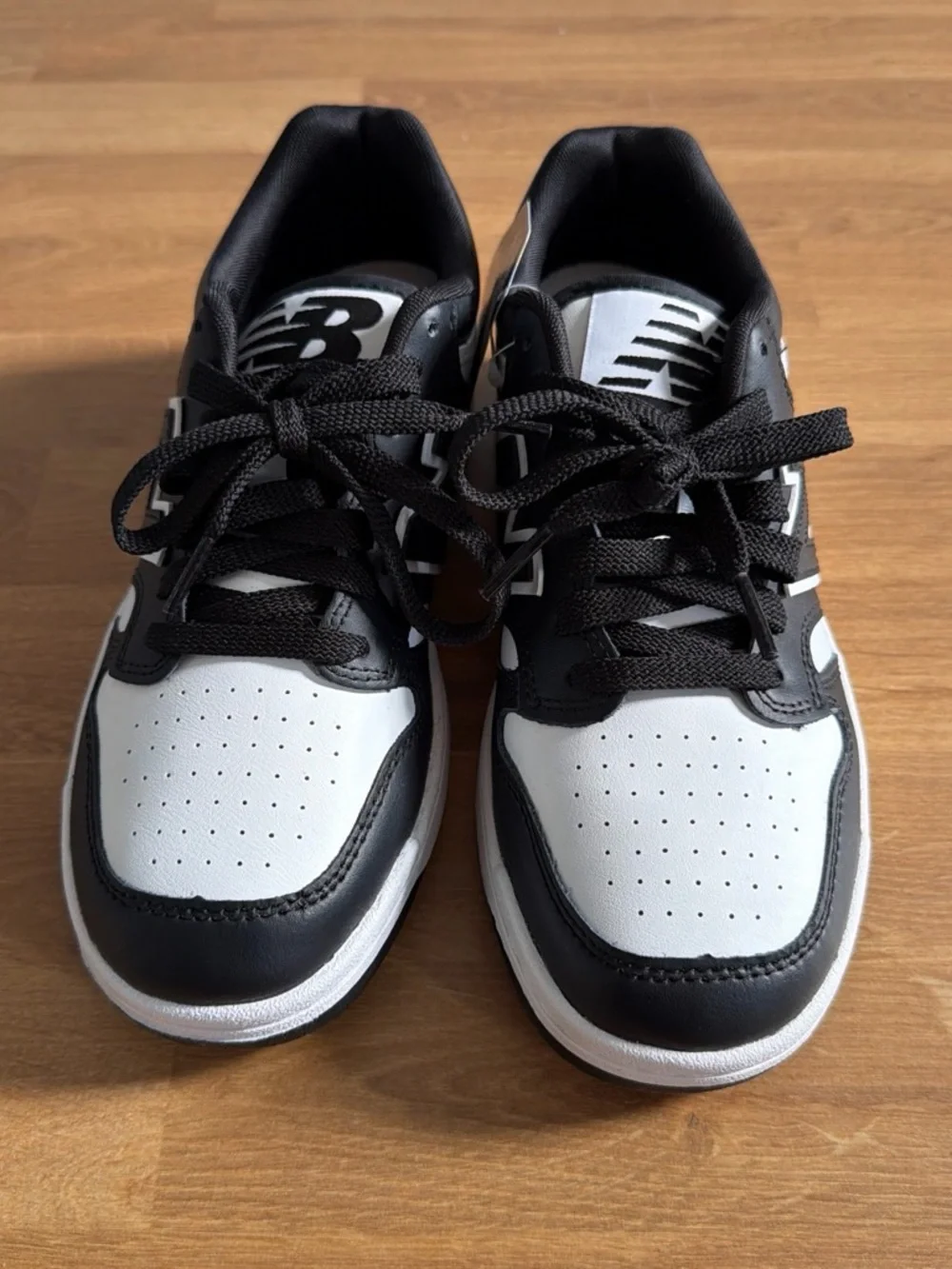 NWT New Balance 480 Black & White Athletic Sneakers women’s size 7.5 (men’s 6)